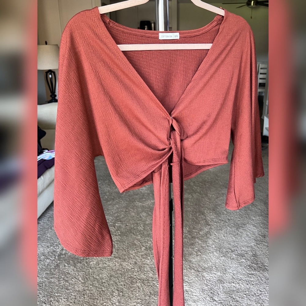 Flared Sleeve V-Cut Front Tie Cropped Top